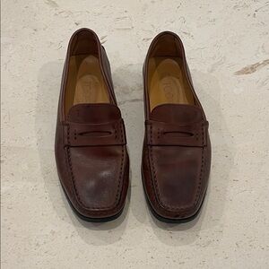 Women’s brown leather Gommino loafers.